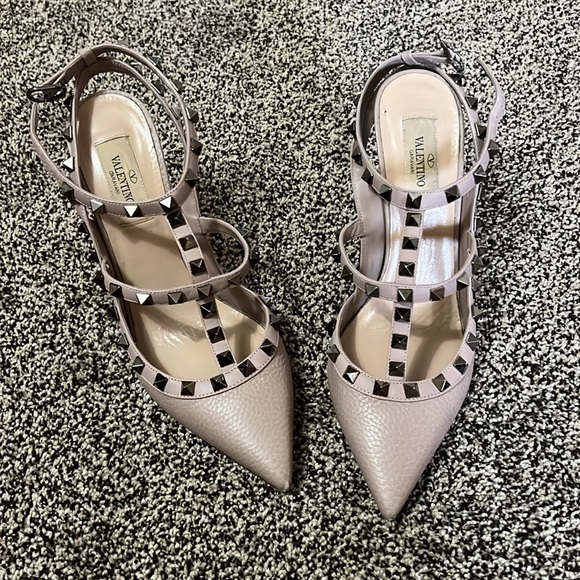 Valentino Nude Heels - Picture 3 of 3